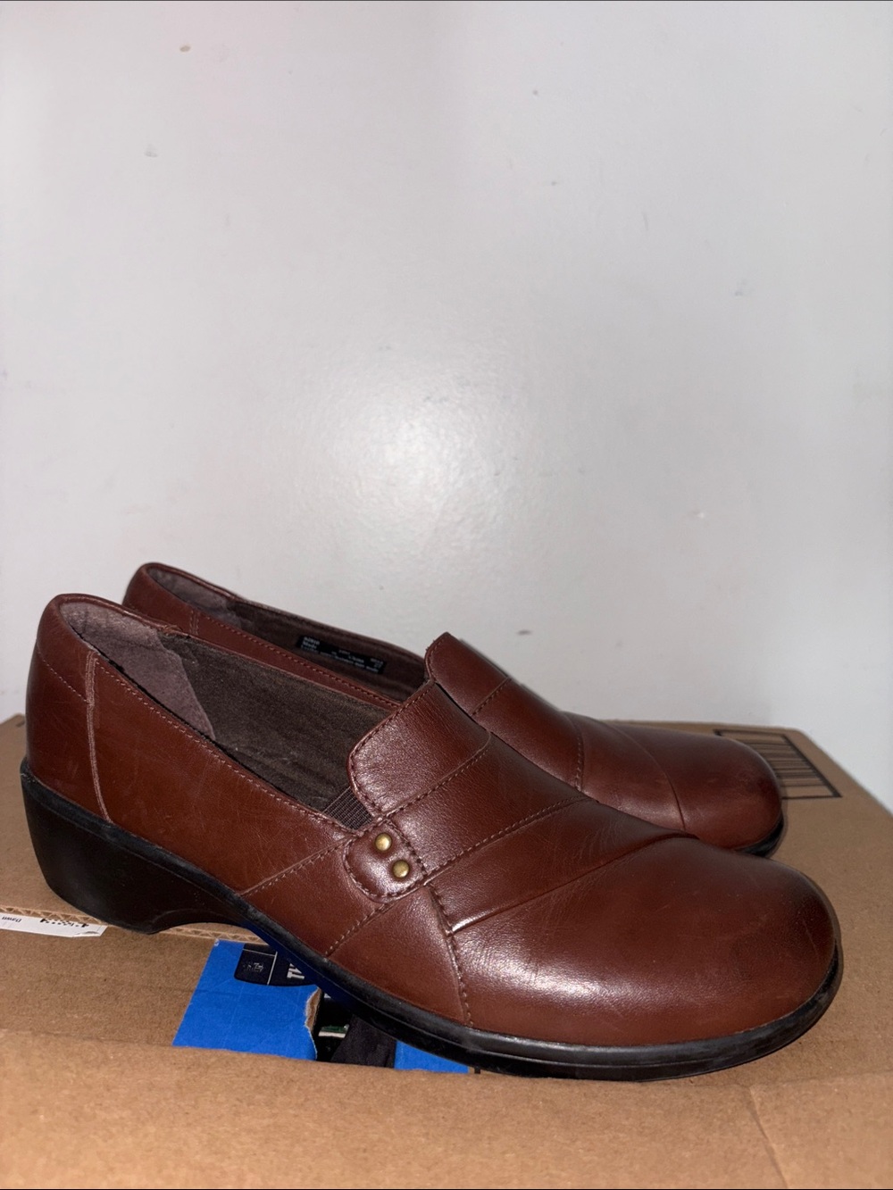 Women’s Clarks Brown Leather Slip-On Comfort Loafer size 10M